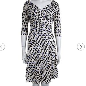 Diane von Furstenberg Geometric
Printed Silk Jersey Penna Wrap Dress .
Size 6